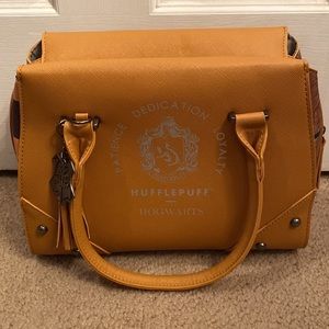 Hufflepuff Bioworld purse
